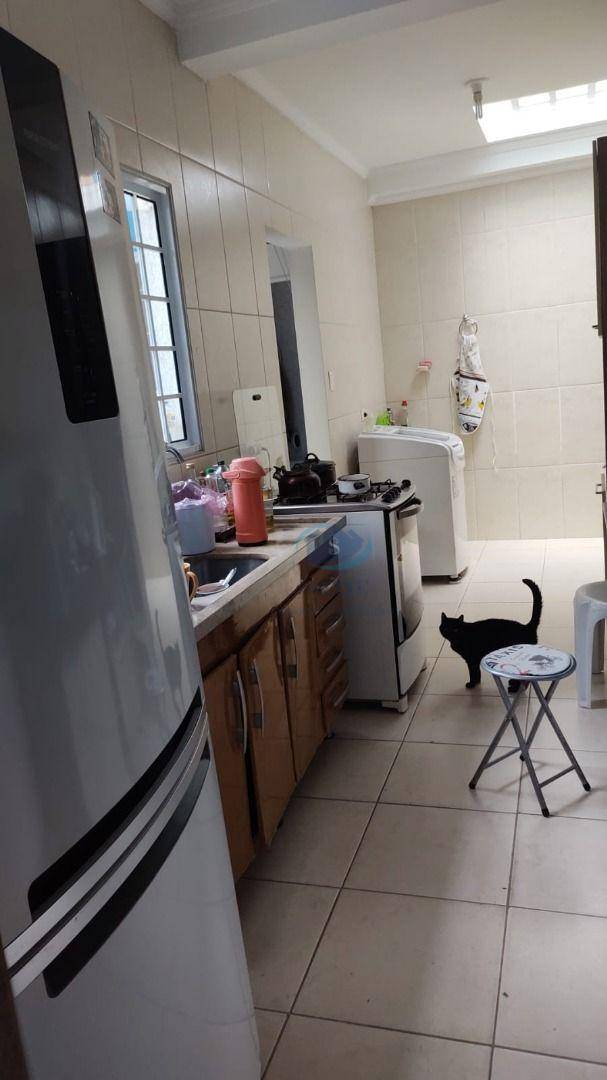 Sobrado à venda com 2 quartos, 100m² - Foto 4