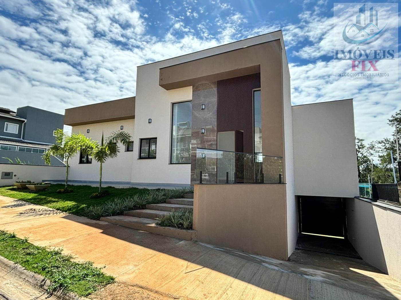 Casa de Condomínio à venda com 3 quartos, 236m² - Foto 1