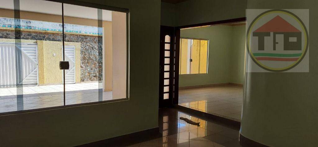 Casa para alugar com 3 quartos, 250m² - Foto 8