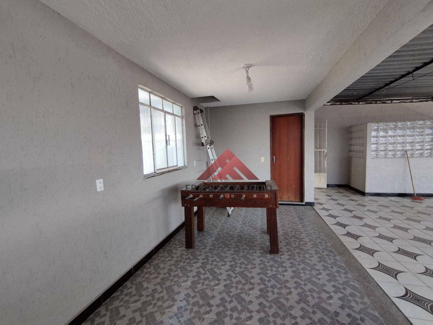 Casa à venda com 4 quartos, 286m² - Foto 37