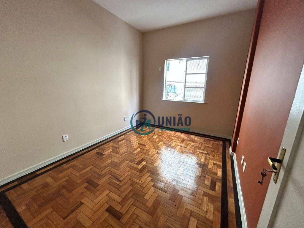 Apartamento à venda com 2 quartos, 80m² - Foto 2