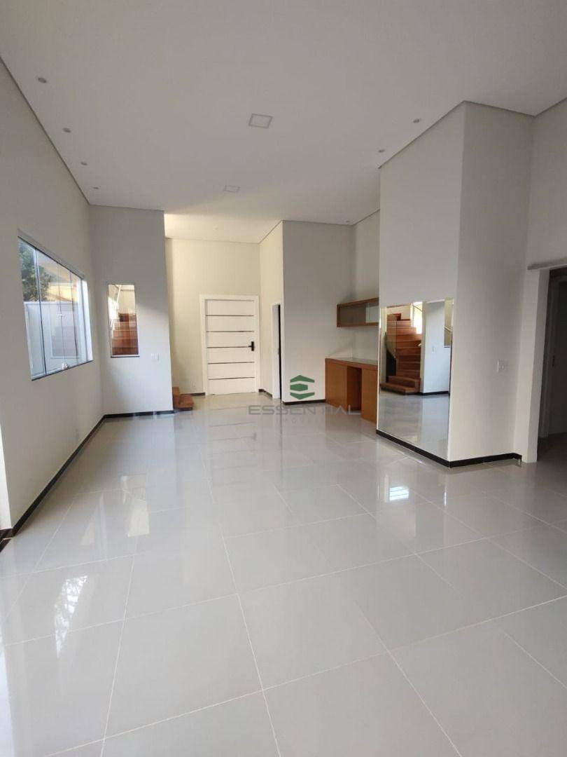 Casa de Condomínio à venda com 4 quartos, 300m² - Foto 3