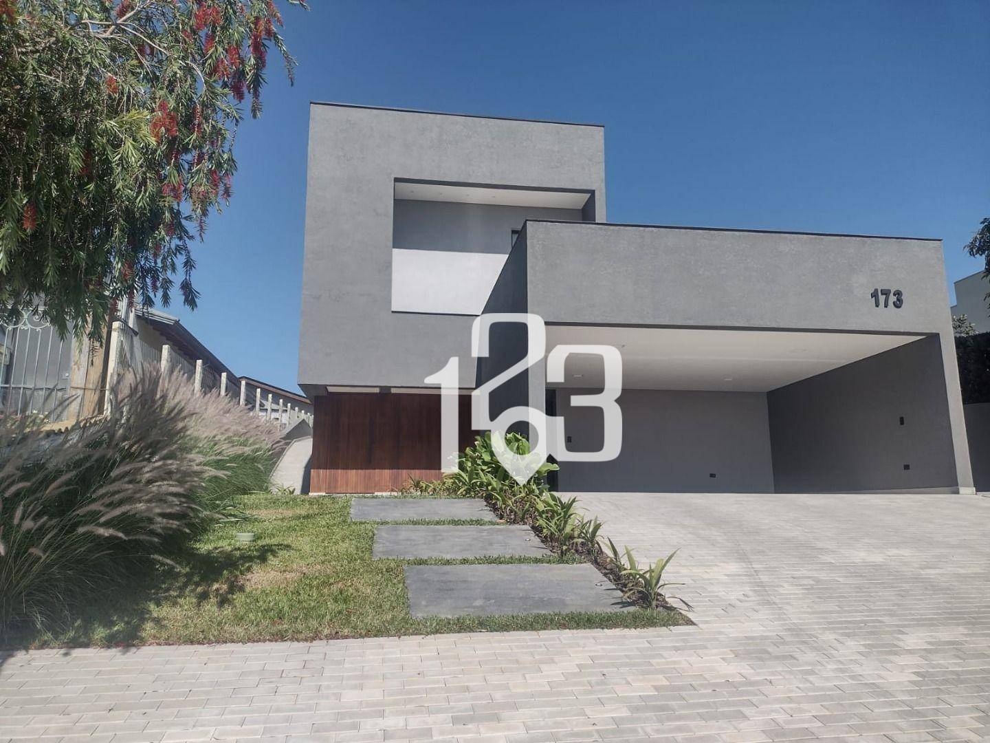 Casa de Condomínio à venda com 3 quartos, 237m² - Foto 1