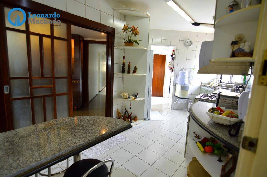 Apartamento à venda com 3 quartos, 195m² - Foto 11