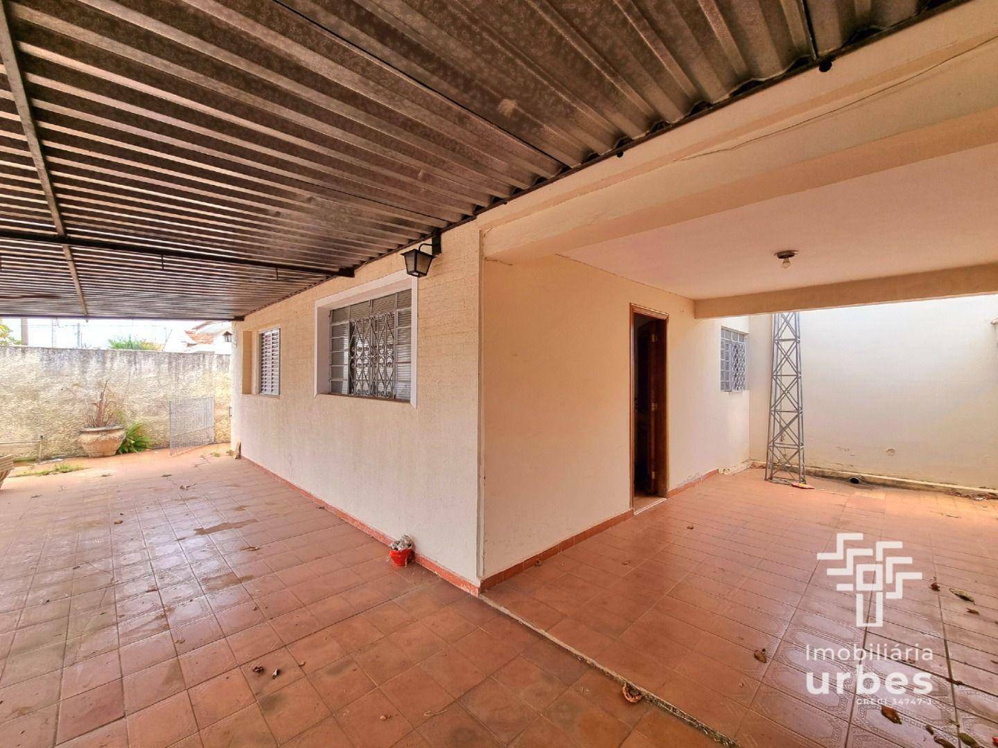 Casa à venda com 4 quartos, 255m² - Foto 2