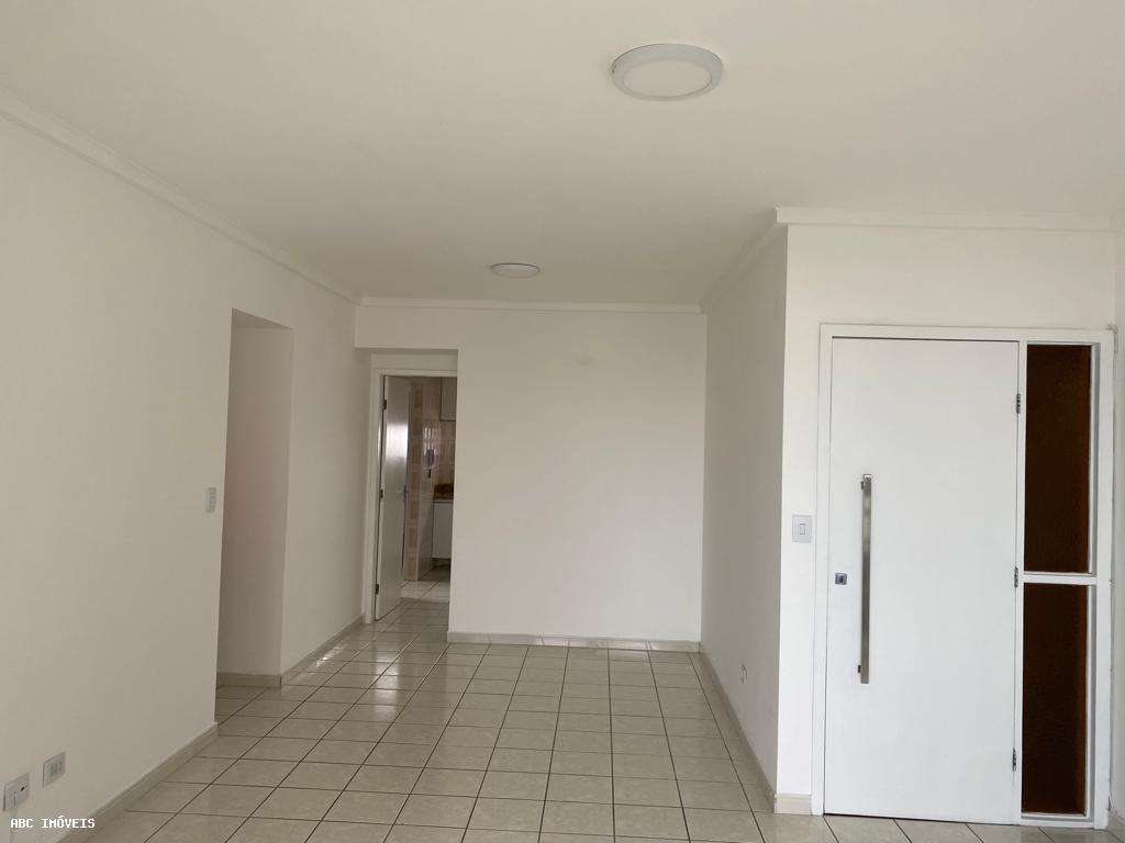 Apartamento para alugar com 3 quartos, 110m² - Foto 25