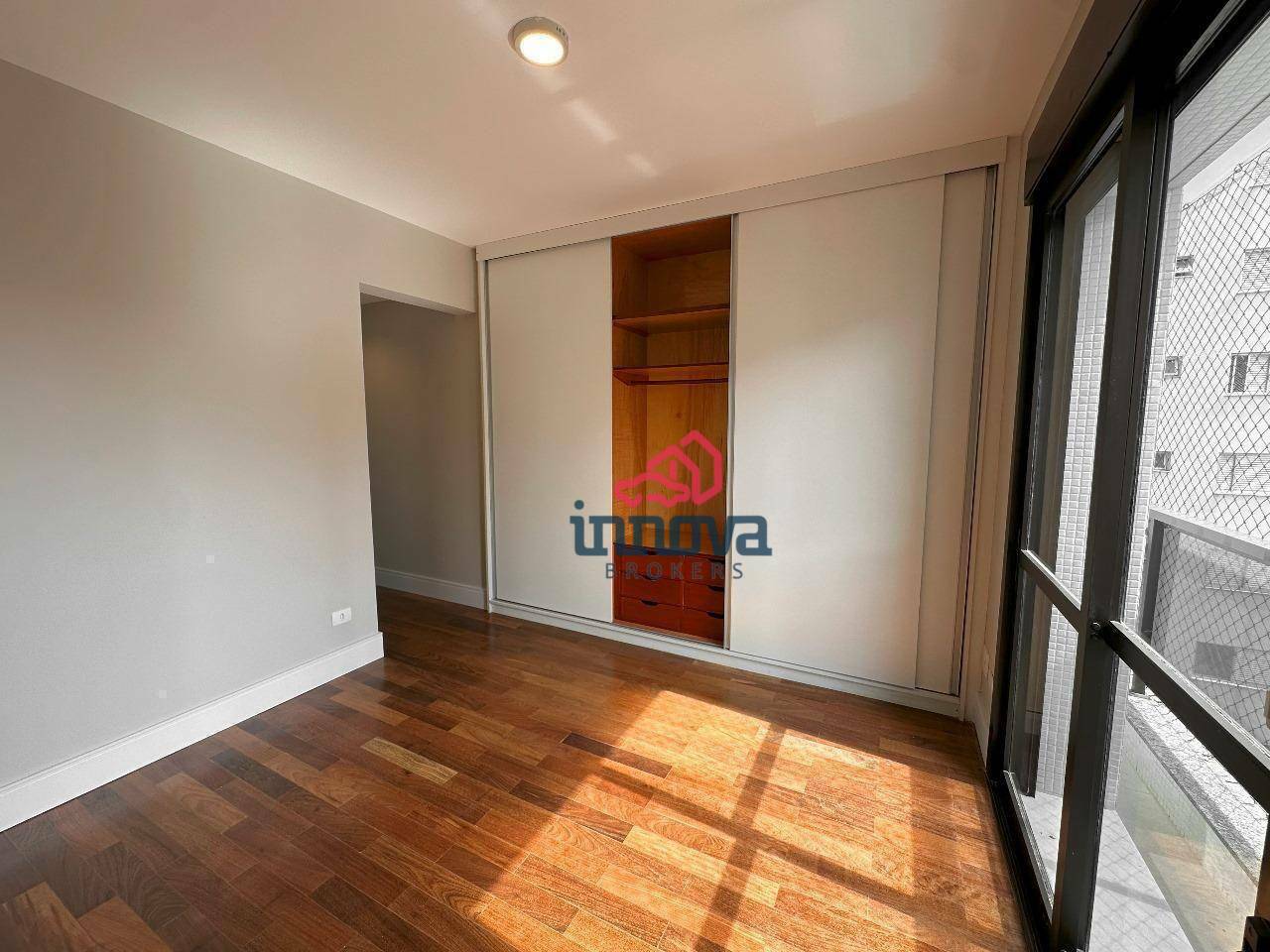 Apartamento à venda com 4 quartos, 195m² - Foto 3