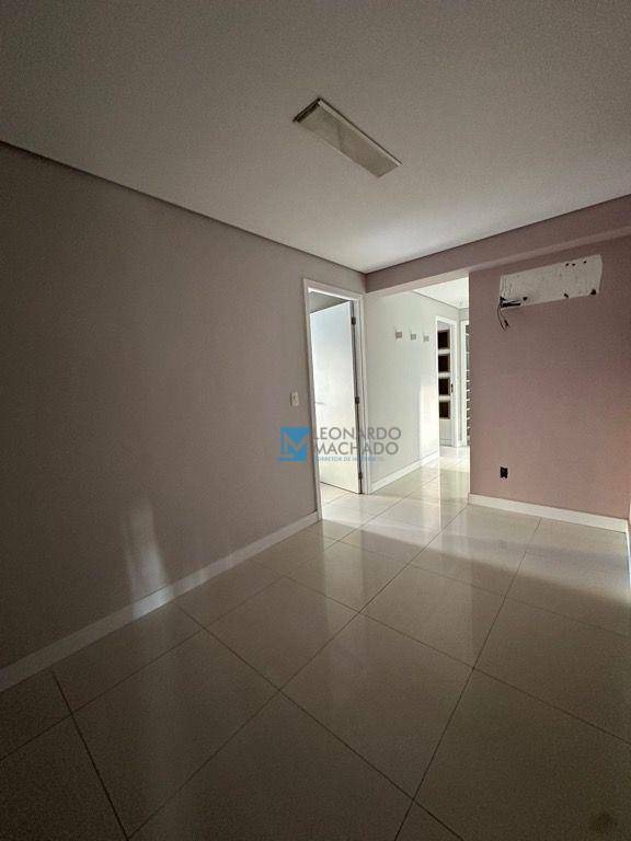 Apartamento à venda com 3 quartos, 210m² - Foto 29