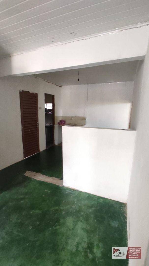 Casa para alugar com 2 quartos, 65m² - Foto 8