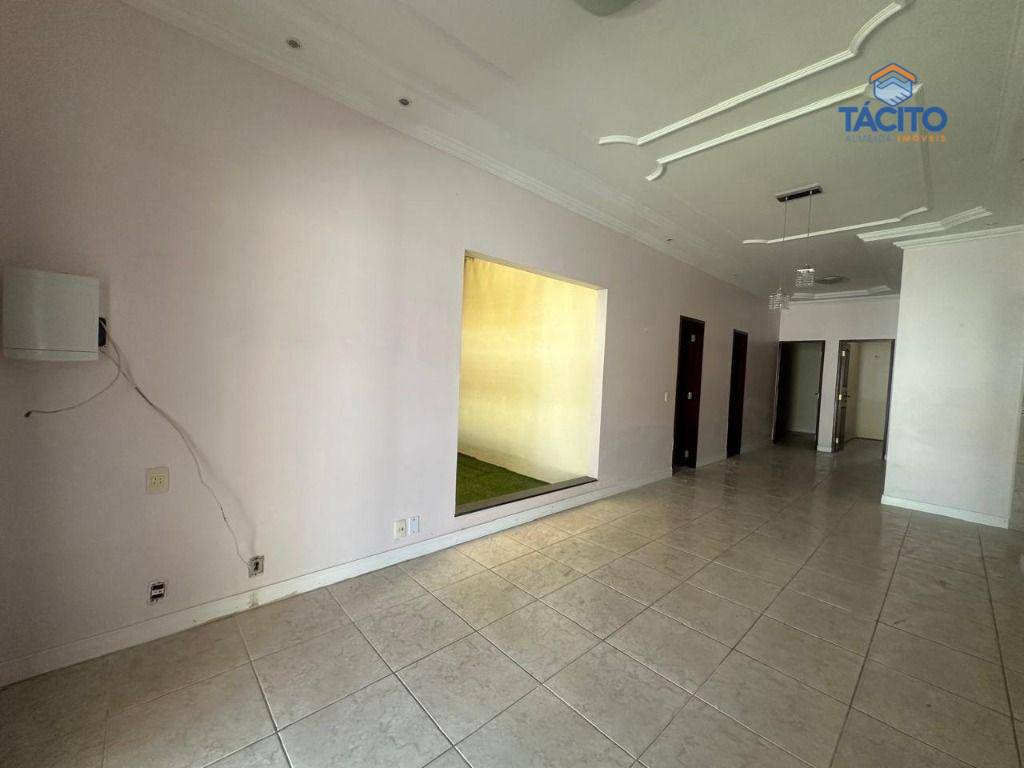 Casa à venda com 3 quartos, 200m² - Foto 4