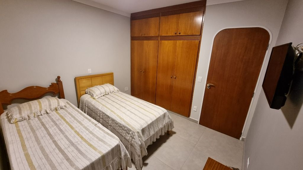 Apartamento à venda com 3 quartos, 140m² - Foto 12