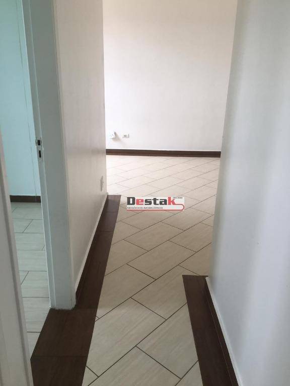 Apartamento à venda com 2 quartos, 65m² - Foto 21