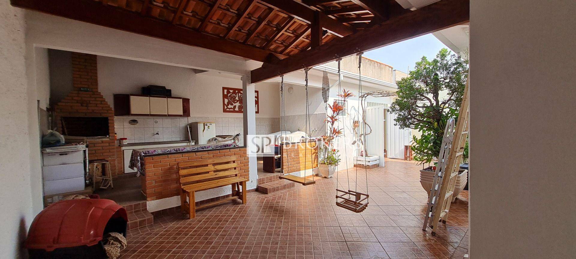 Casa à venda com 2 quartos, 140m² - Foto 3