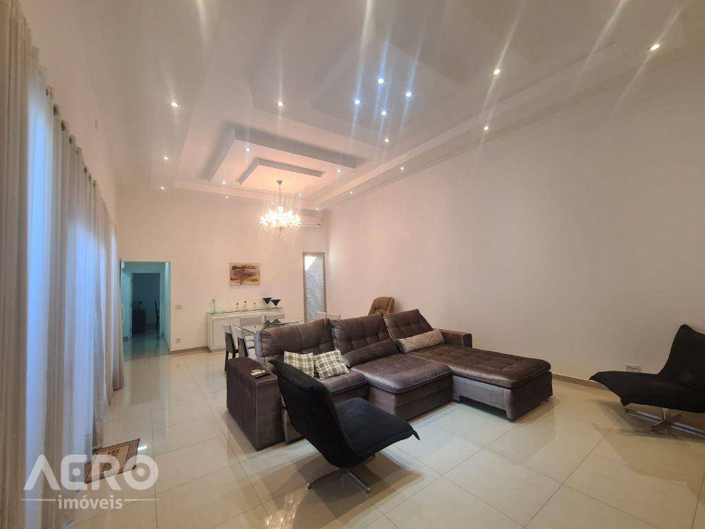 Casa à venda com 3 quartos, 230m² - Foto 9