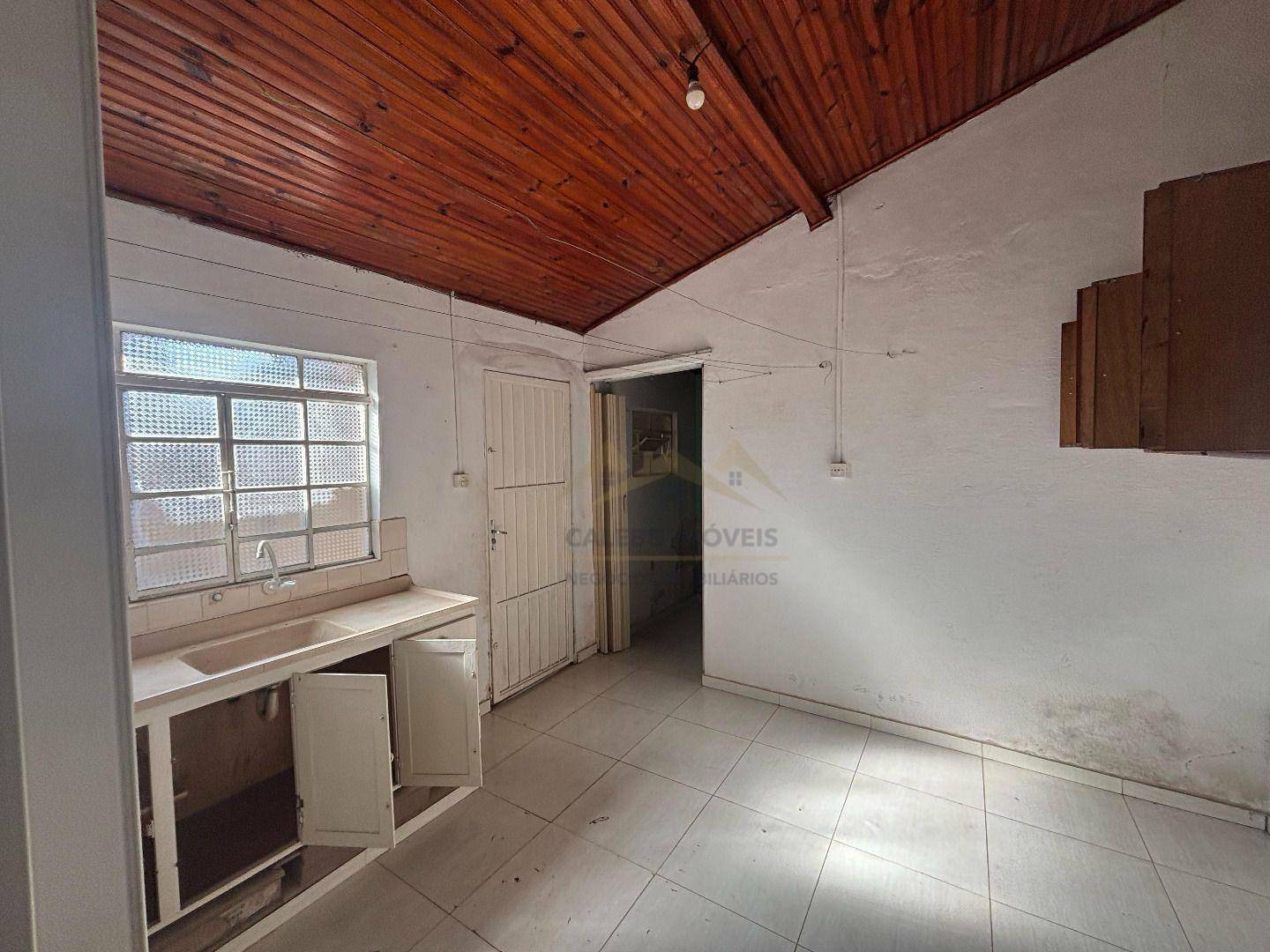 Casa à venda com 3 quartos, 66m² - Foto 4