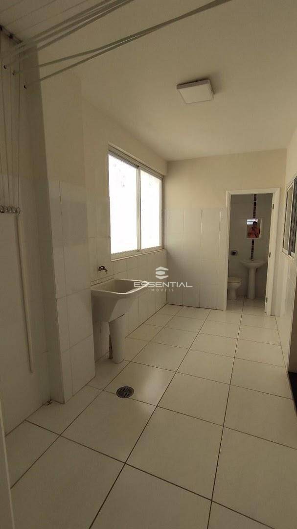 Apartamento à venda com 3 quartos, 132m² - Foto 2