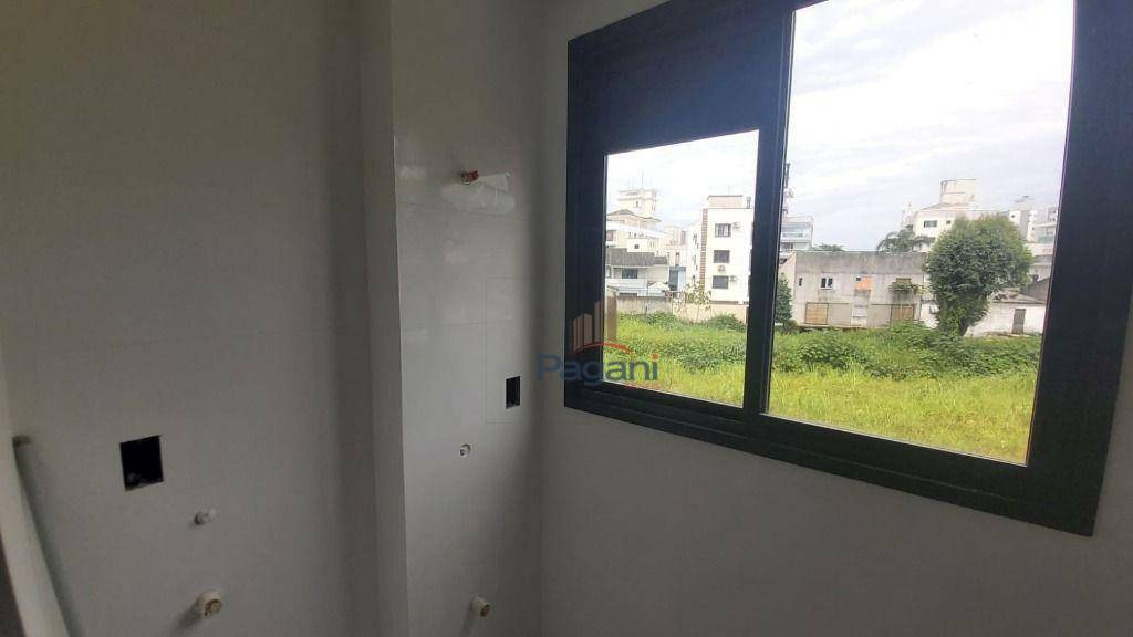 Apartamento à venda com 2 quartos, 65m² - Foto 2