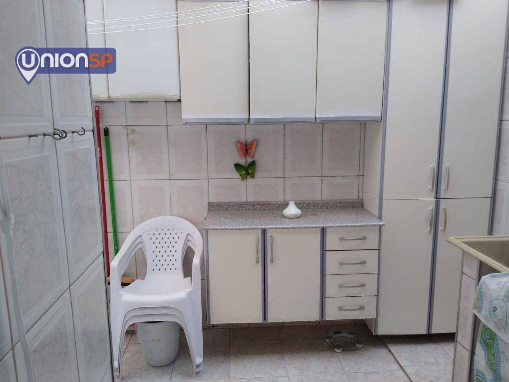 Apartamento à venda com 2 quartos, 60m² - Foto 15