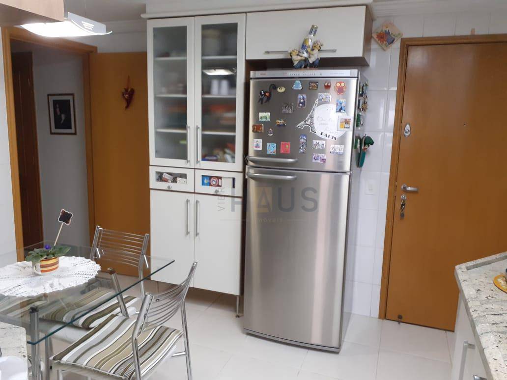 Apartamento à venda com 3 quartos, 140m² - Foto 26