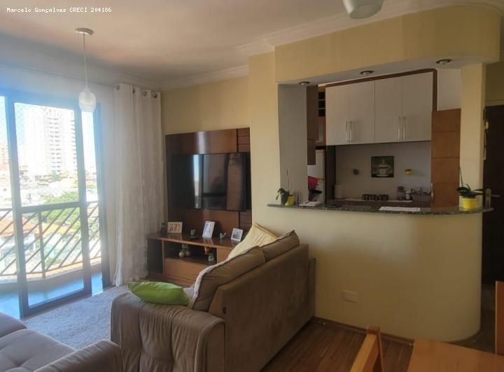 Apartamento à venda com 2 quartos, 61m² - Foto 4