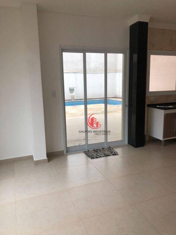 Casa à venda com 3 quartos, 300M2 - Foto 8