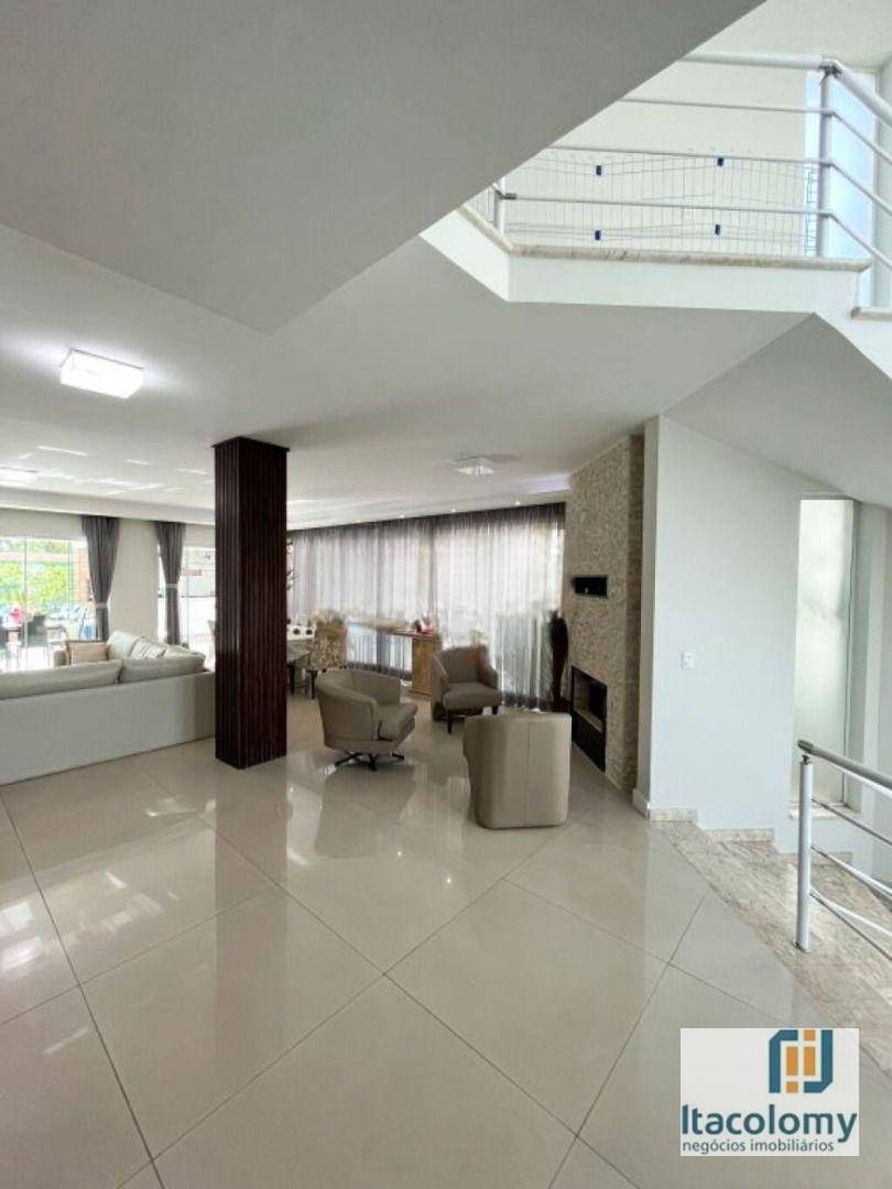 Casa de Condomínio à venda com 4 quartos, 580m² - Foto 3