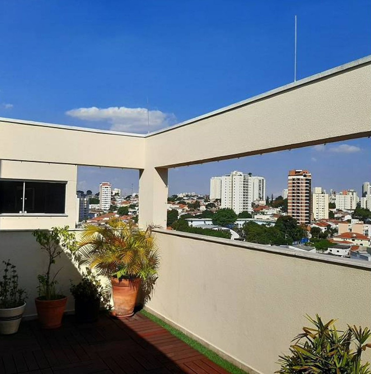 Apartamento à venda com 3 quartos, 160m² - Foto 2