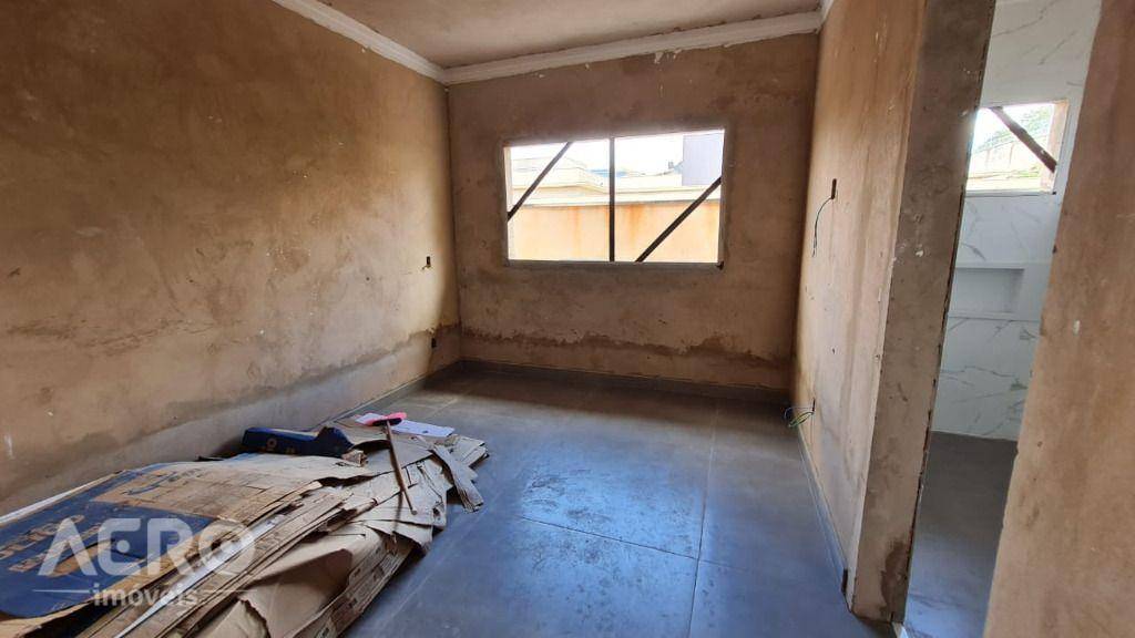 Casa de Condomínio à venda com 4 quartos, 350m² - Foto 10