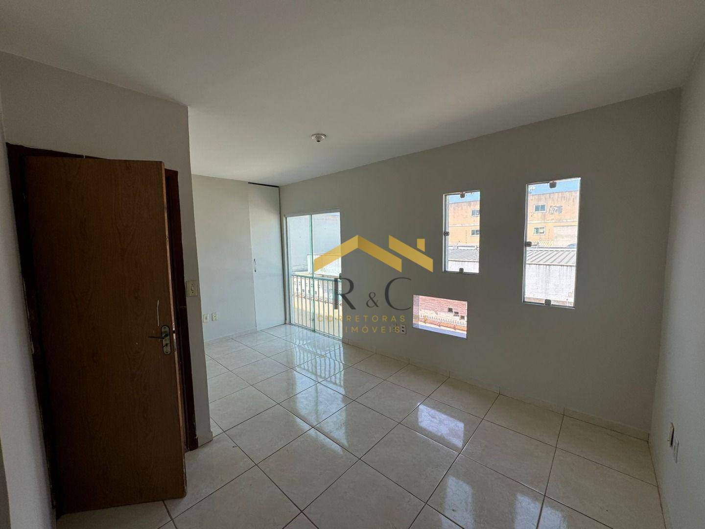 Casa à venda com 2 quartos, 115m² - Foto 8