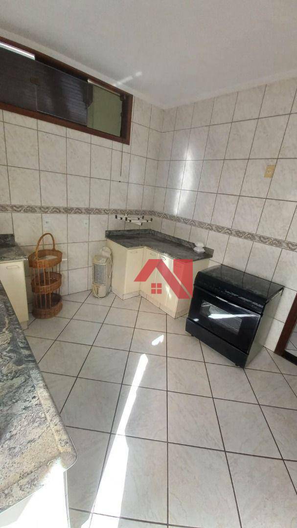 Sobrado à venda com 3 quartos, 240m² - Foto 17