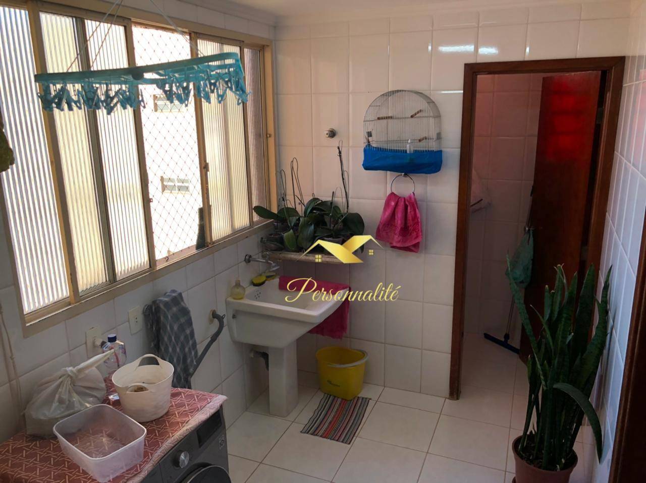 Apartamento à venda com 4 quartos, 198m² - Foto 11