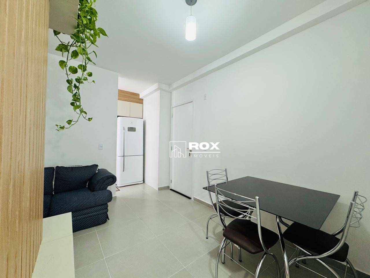 Apartamento à venda com 2 quartos, 67m² - Foto 4