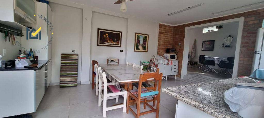 Casa à venda com 4 quartos, 200m² - Foto 4