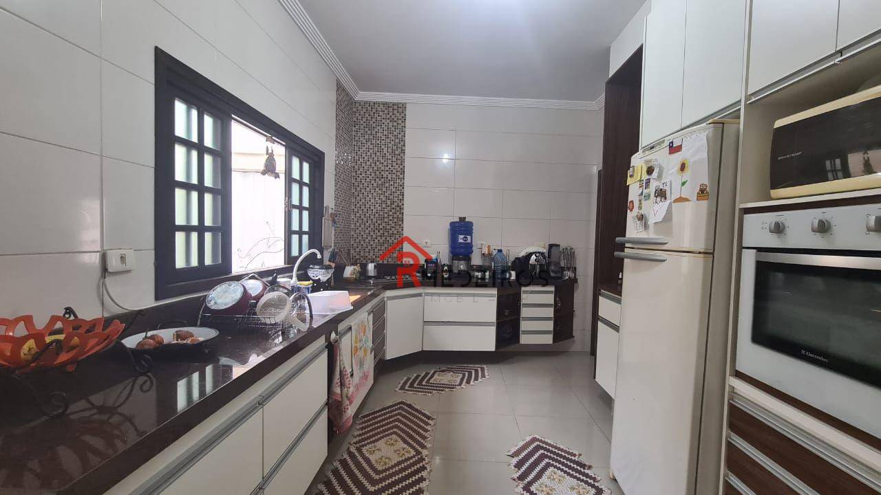 Casa à venda com 2 quartos, 190m² - Foto 11