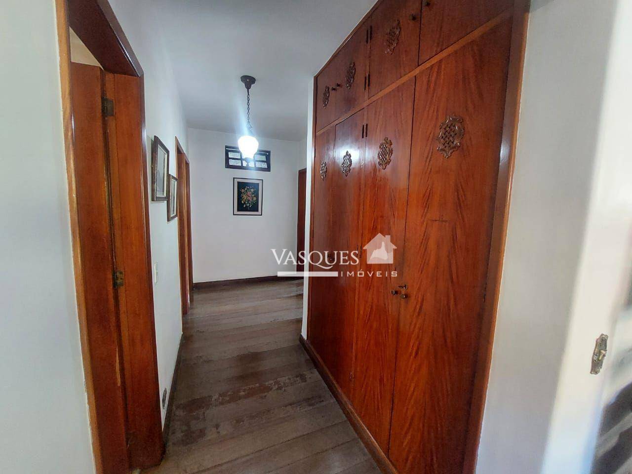 Casa à venda com 3 quartos, 245m² - Foto 9