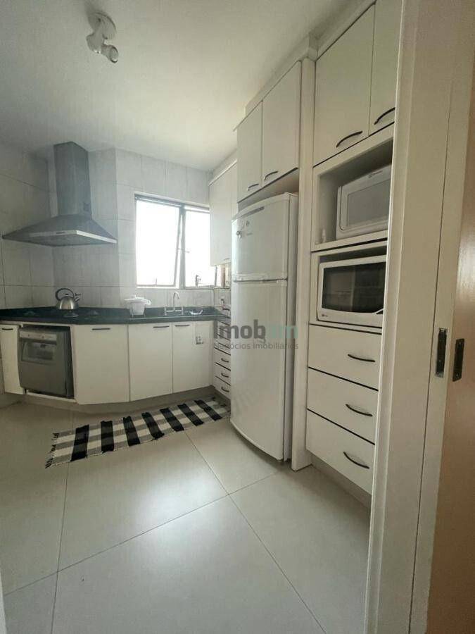 Apartamento à venda com 3 quartos, 124m² - Foto 9