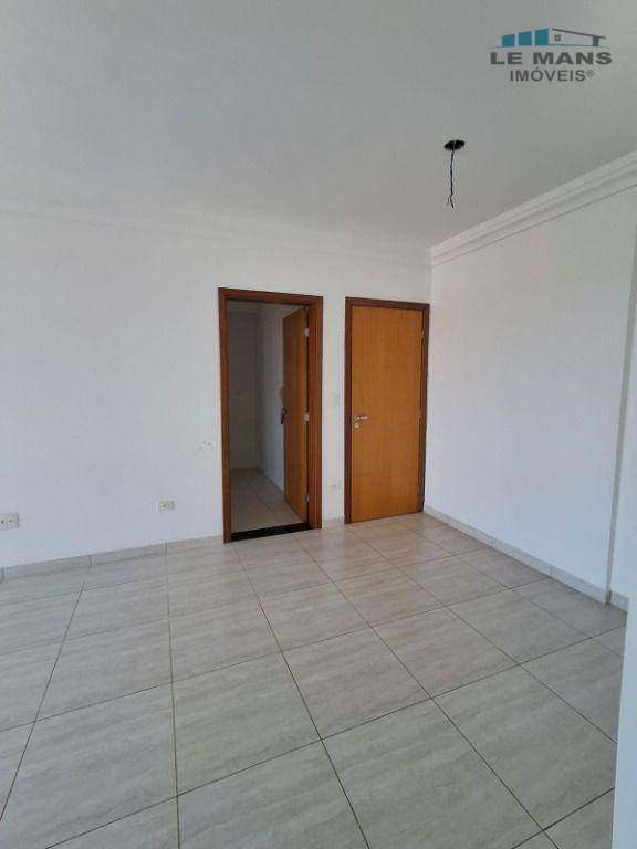 Apartamento à venda com 3 quartos, 98m² - Foto 4