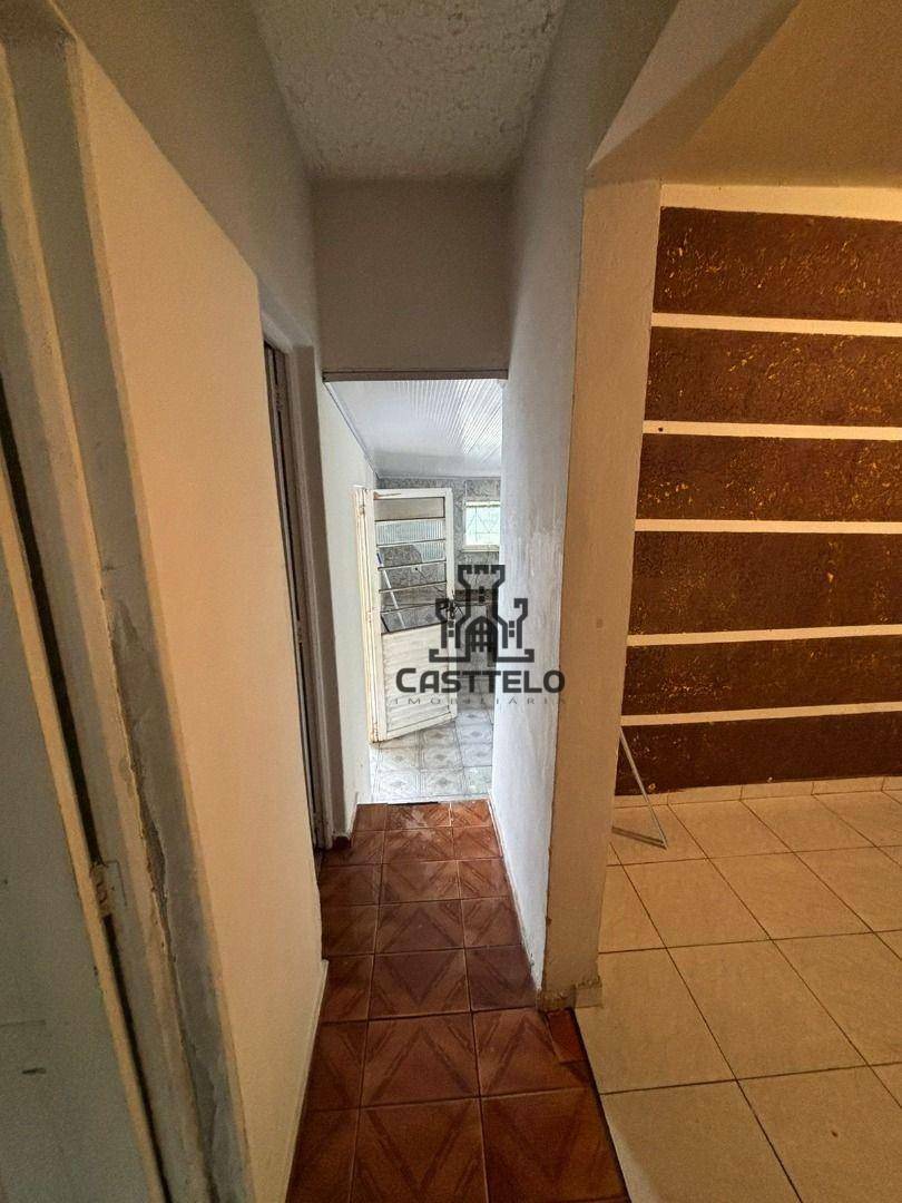 Casa à venda com 2 quartos, 50m² - Foto 12