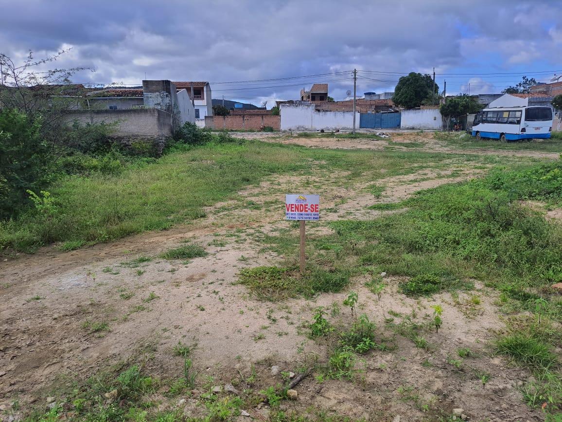 Terreno à venda, 200m² - Foto 1