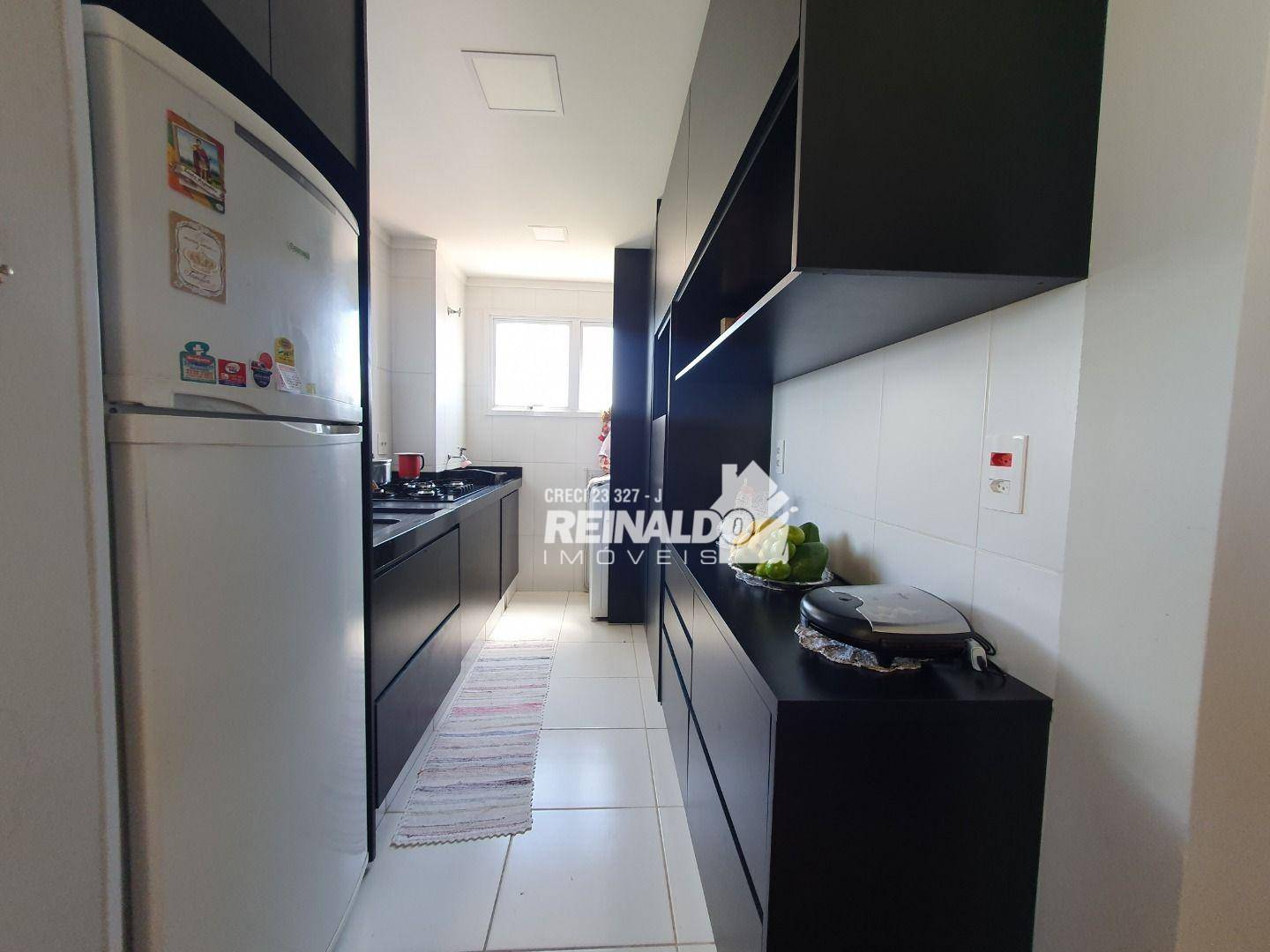 Apartamento à venda com 2 quartos, 62m² - Foto 3