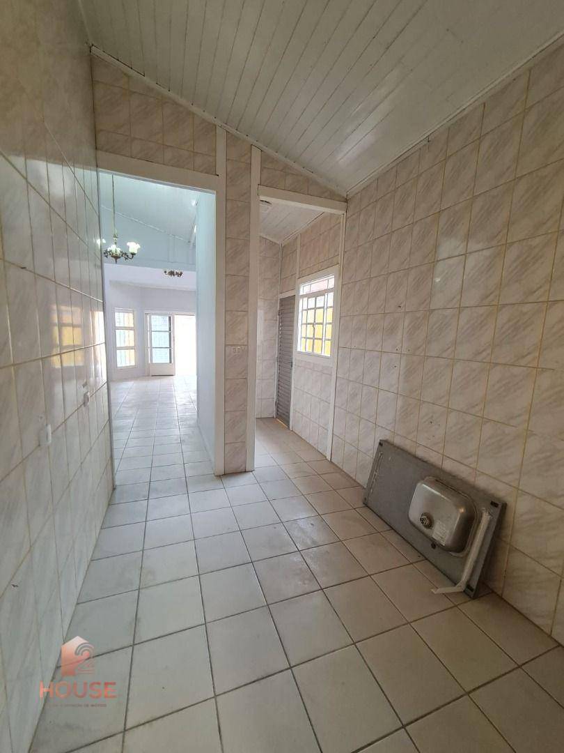 Casa à venda e aluguel com 3 quartos, 250m² - Foto 19