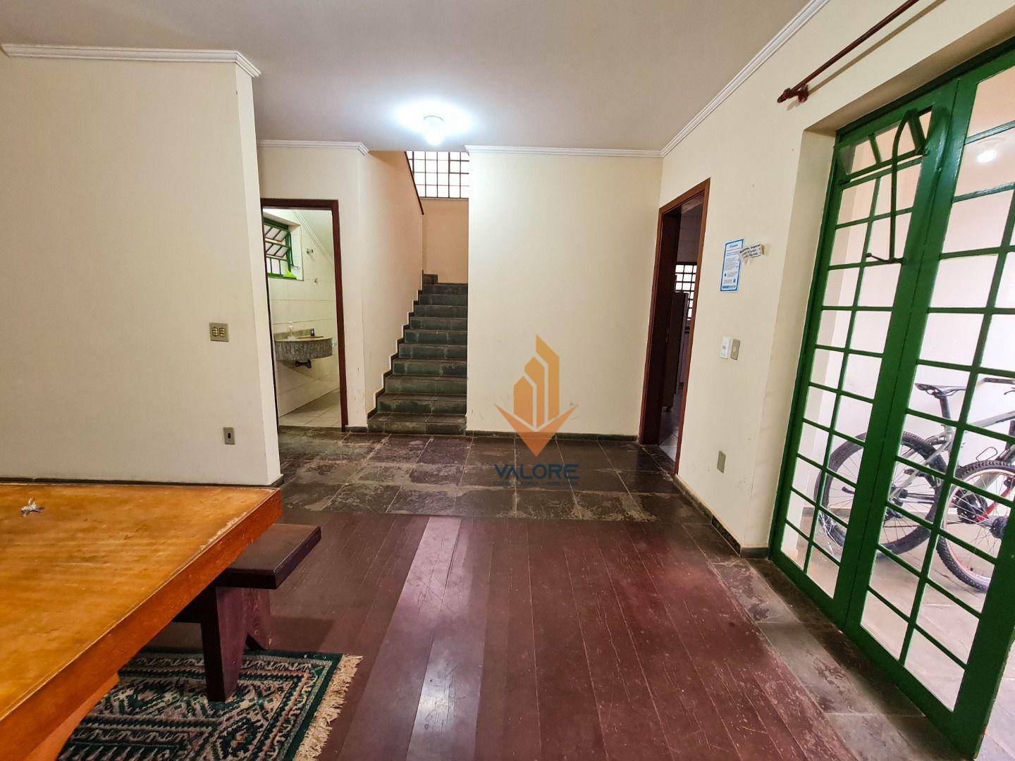 Casa à venda com 8 quartos, 365m² - Foto 11