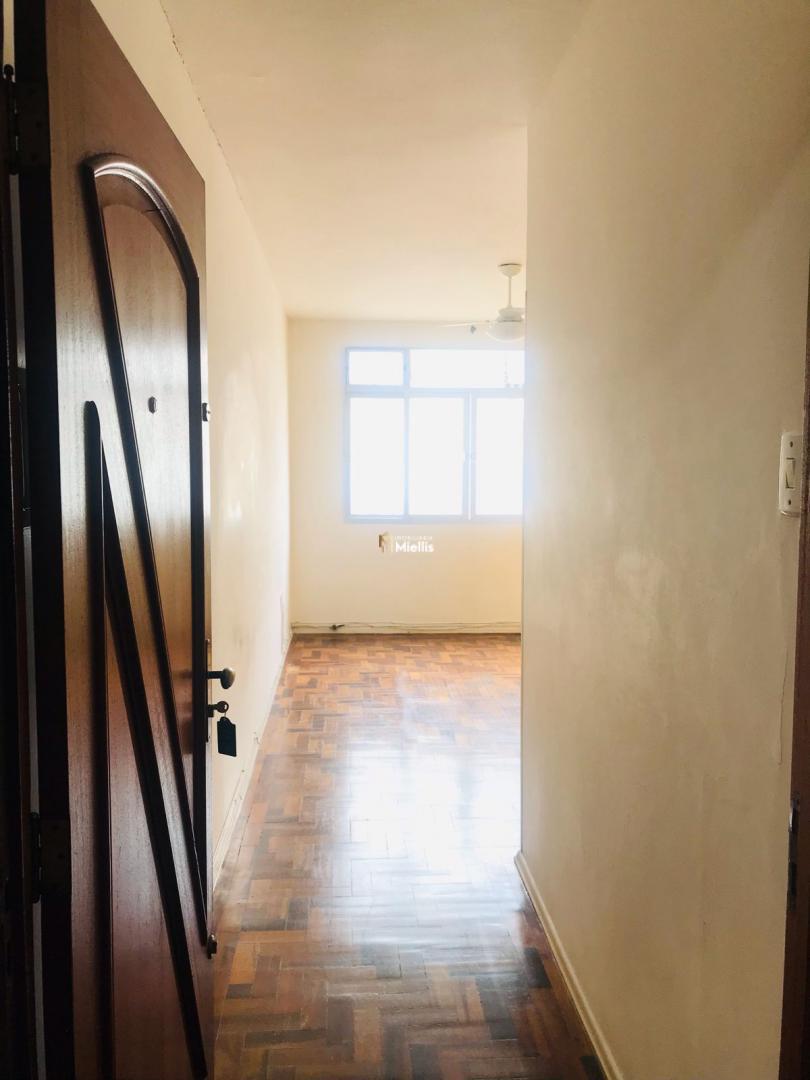 Apartamento à venda com 3 quartos, 75m² - Foto 9