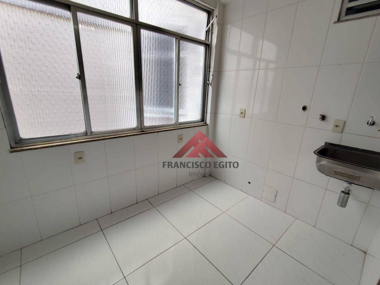 Apartamento para alugar com 3 quartos, 110m² - Foto 9