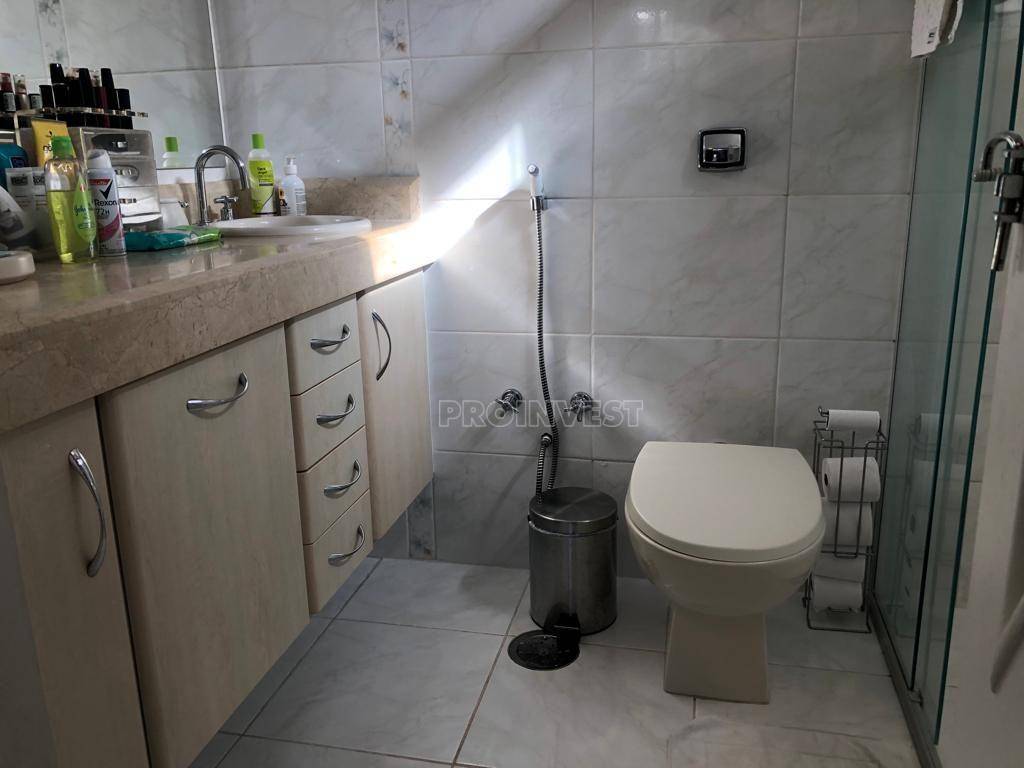 Casa de Condomínio à venda com 3 quartos, 250m² - Foto 25