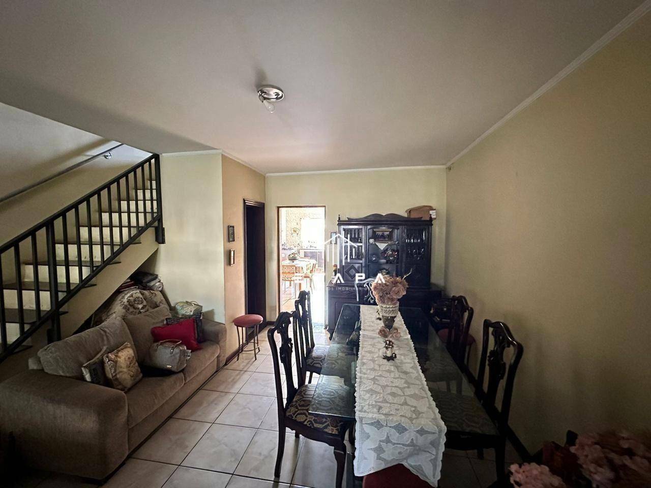 Casa à venda com 3 quartos, 152m² - Foto 2