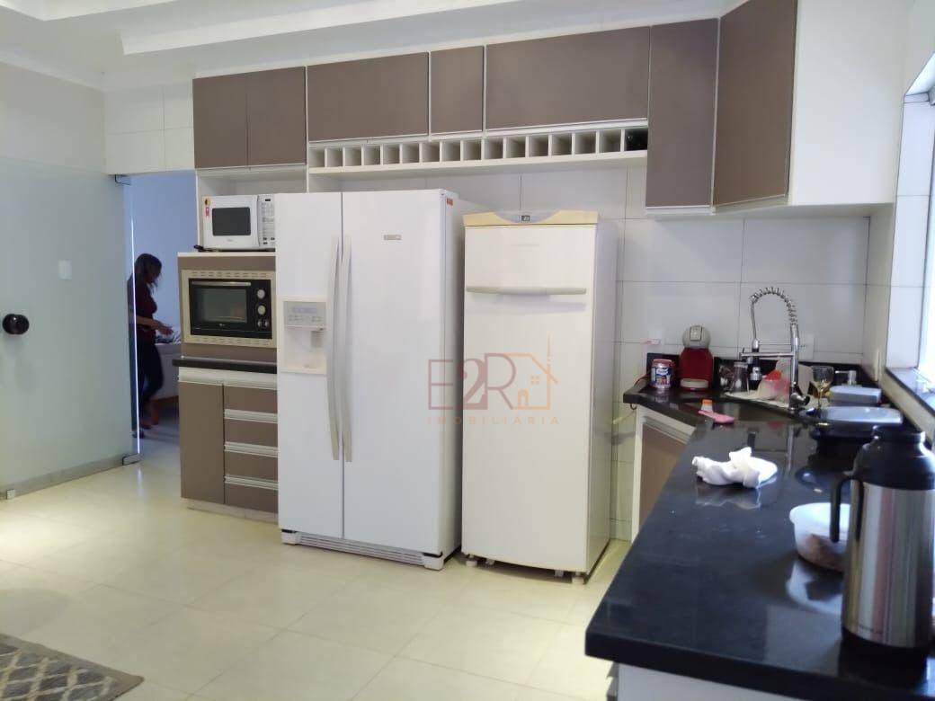 Casa à venda com 3 quartos, 250m² - Foto 15