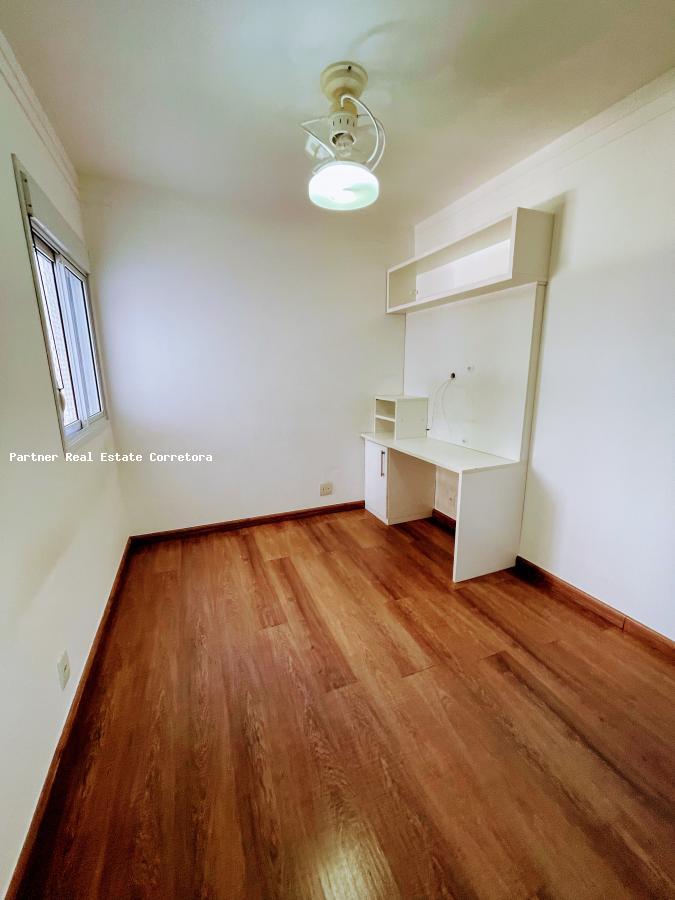 Apartamento à venda com 3 quartos, 137m² - Foto 9