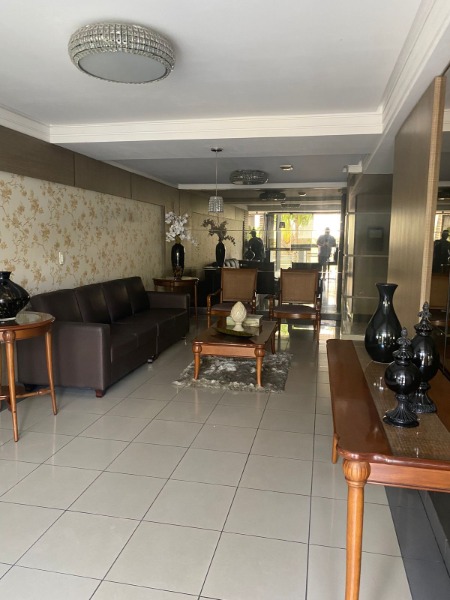 Apartamento à venda com 3 quartos, 84m² - Foto 2