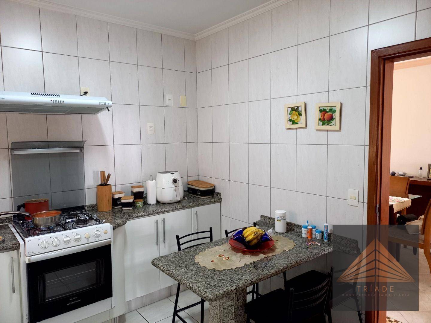 Casa à venda com 3 quartos, 244m² - Foto 15